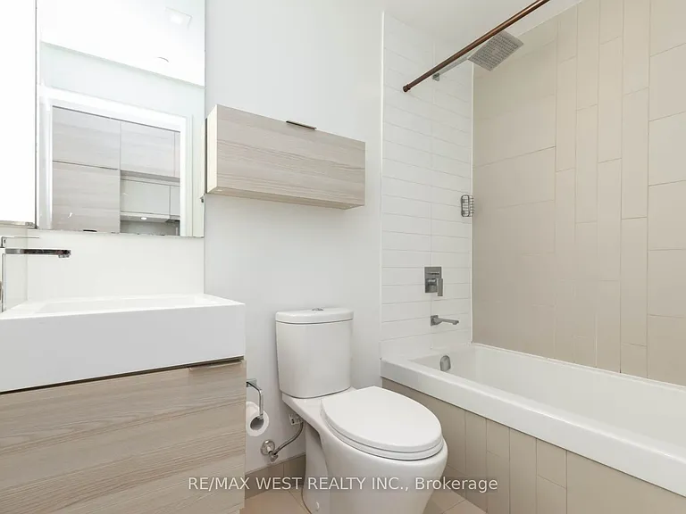 88 Scott St W #712 — Photo 12