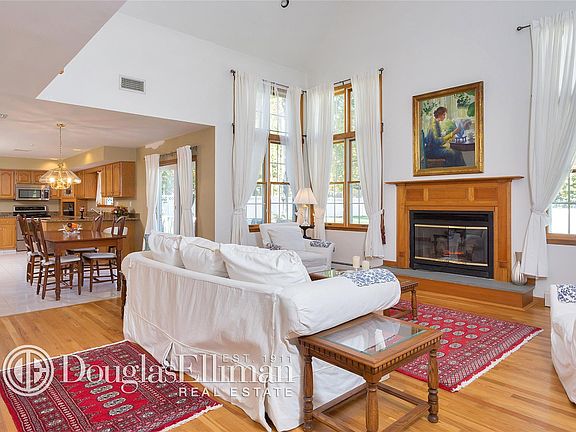 5th image of 7 Mancini Dr