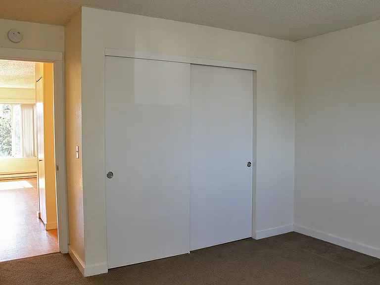 9222 N Lombard St — Photo 17