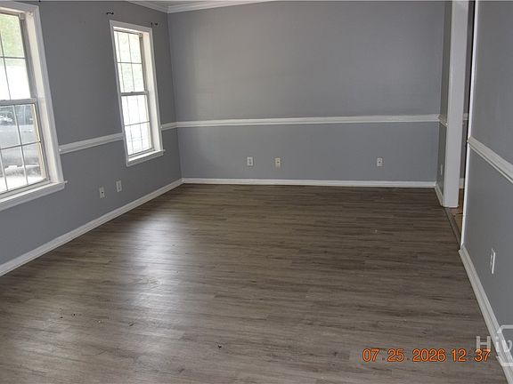 3rd image of 7 Oak Ridge Circle