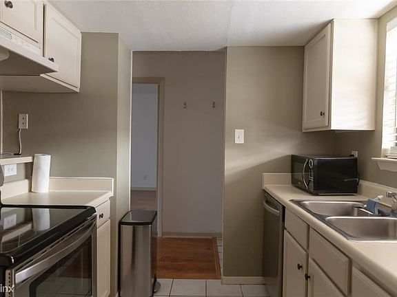 5th image of 1510 W North Loop Blvd APT 123