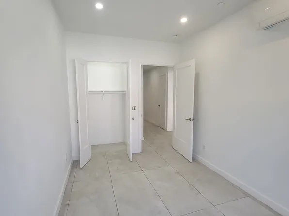 2041 Strauss Street image 11 of 40