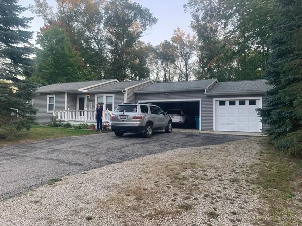 1570 Fawn Lake Dr, West Branch, MI 48661