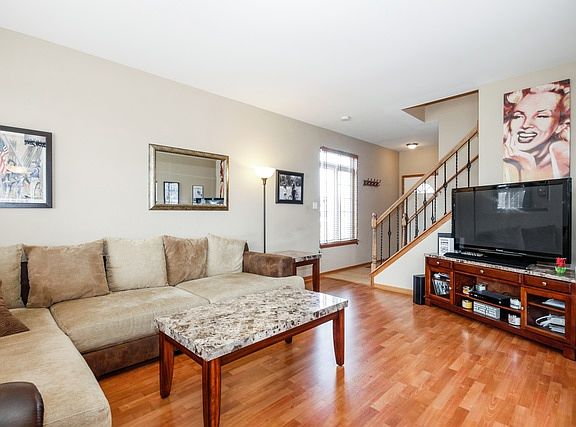 3rd image of 6894 Como Ct