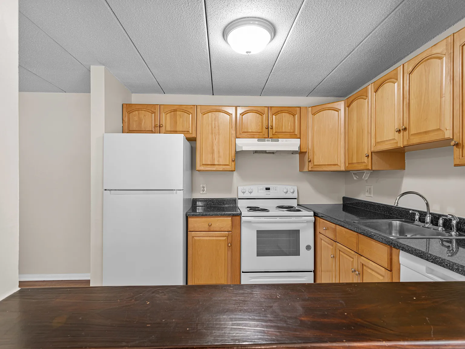 Warden Place — Photo 2