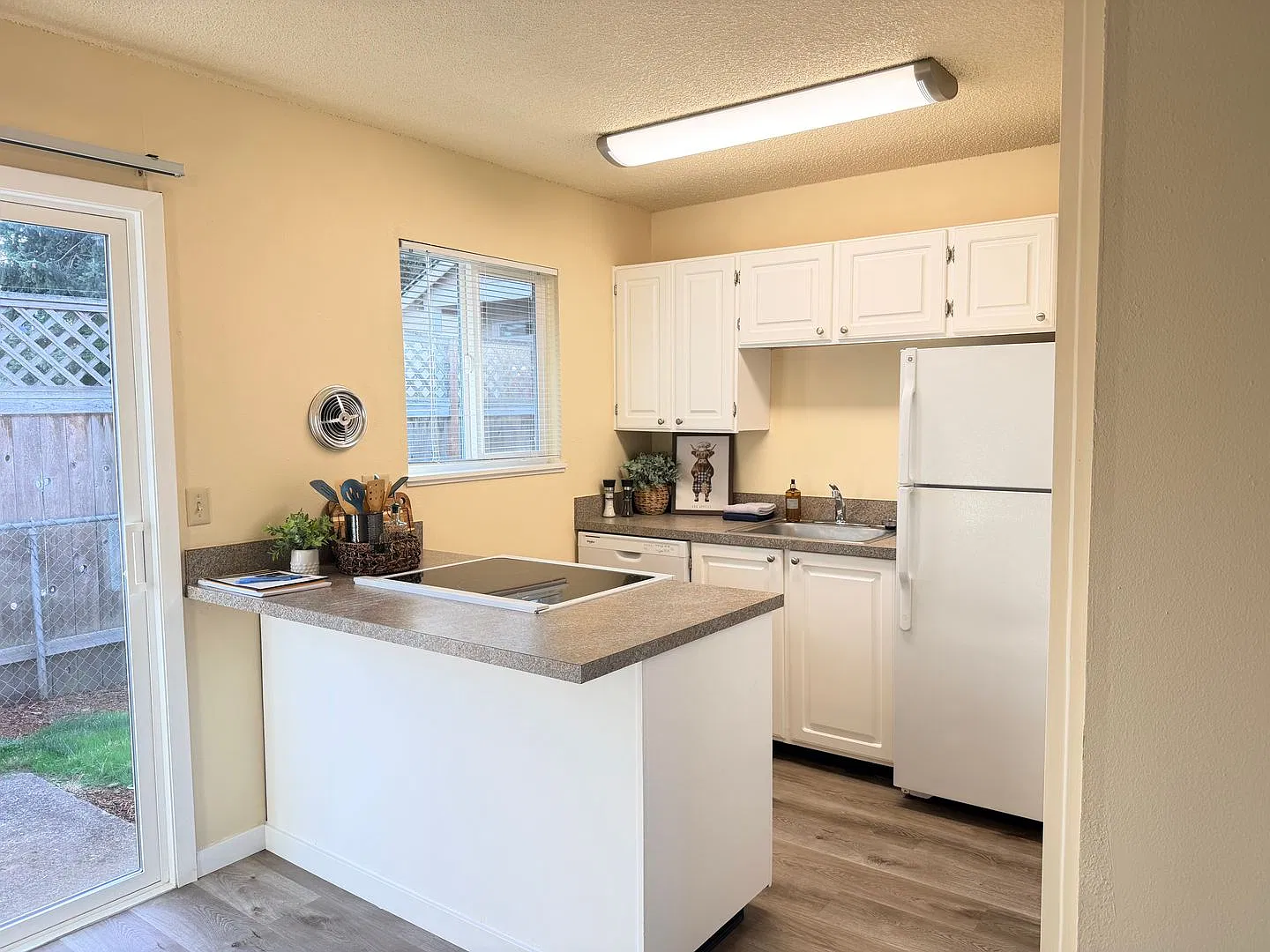 73rd Street Duplex's — Photo 3