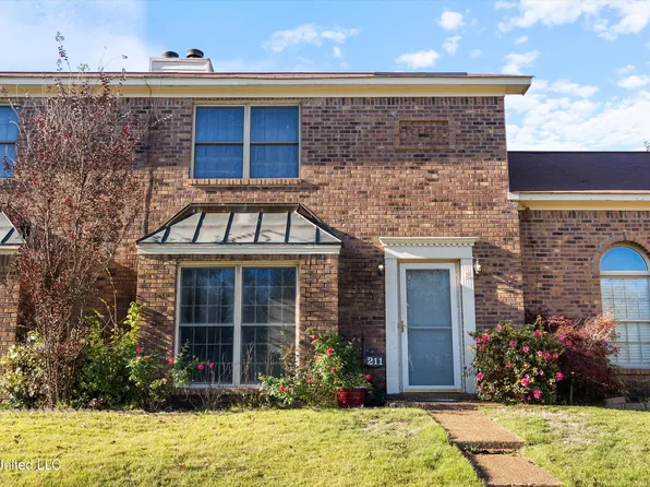 211 Sycamore St, Senatobia, MS 38668