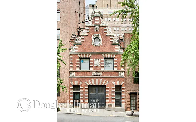 Sold by Douglas Elliman | media 7