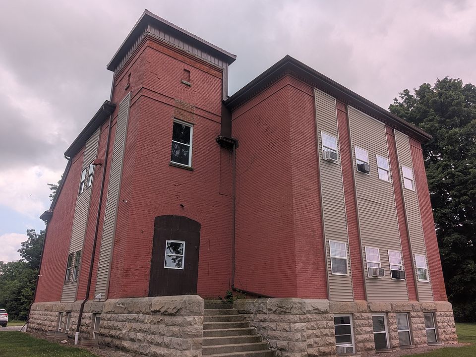 1st image of 400 N West St APT 2