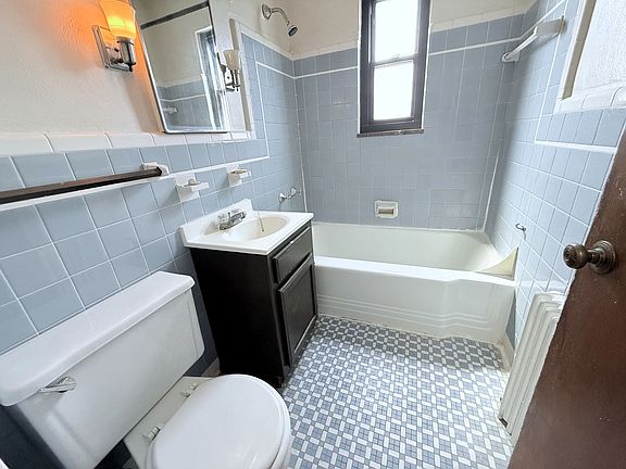5th image of 5532-5540 Covode St #106