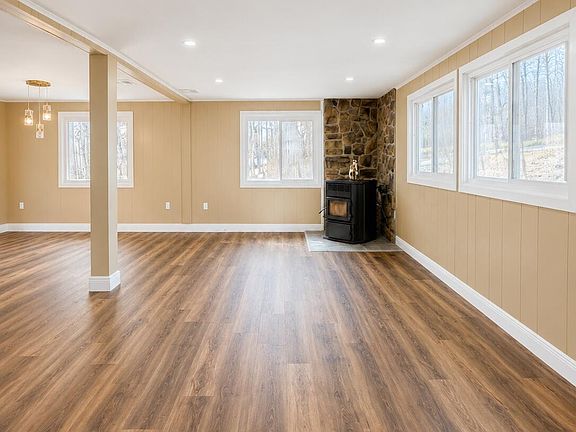 5th image of 74 Blairwood Ln