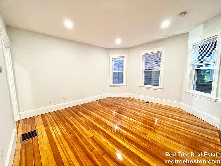 68 Bakersfield St #2 — Photo 7