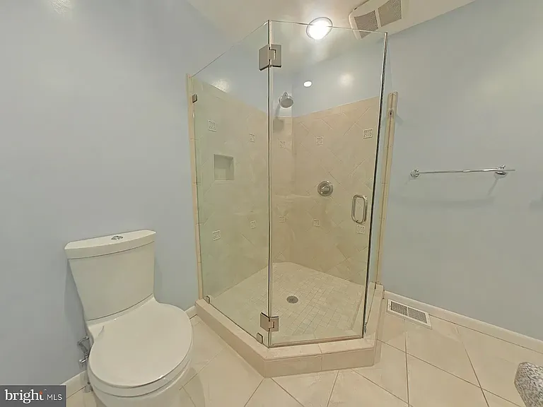 1920 Lombard St #1 — Photo 21