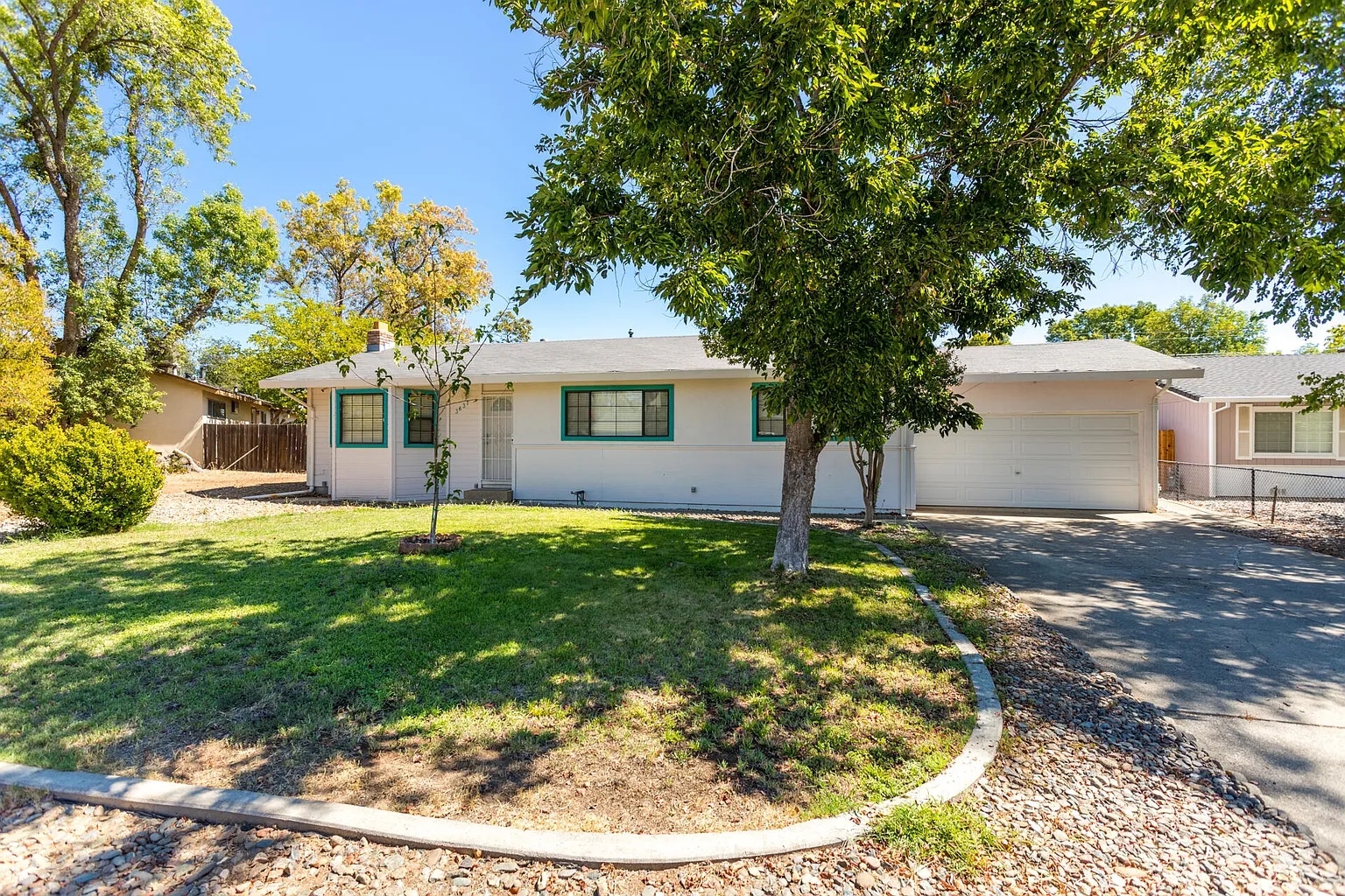 3637 Park Dr photo 1