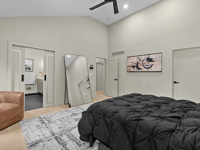 2019 W 81st Ter — Photo 17