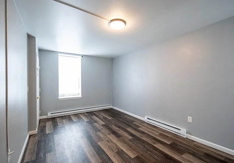 50-62 East St #7B — Photo 10
