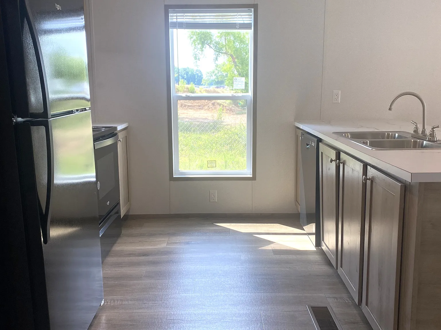 542 Canterbury Court - 1 — Photo 4