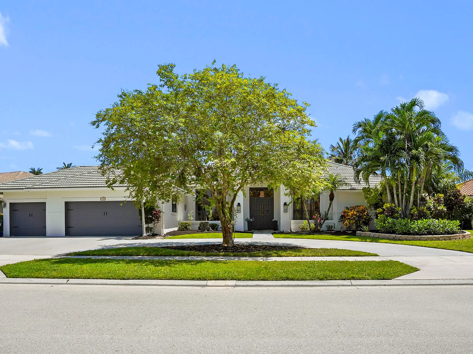 4 bed, 3.0 bath, 2947 sqft, $12,500 — Photo 3