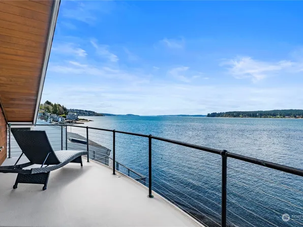 2400 Day Island Boulevard W, University Place, WA 98466