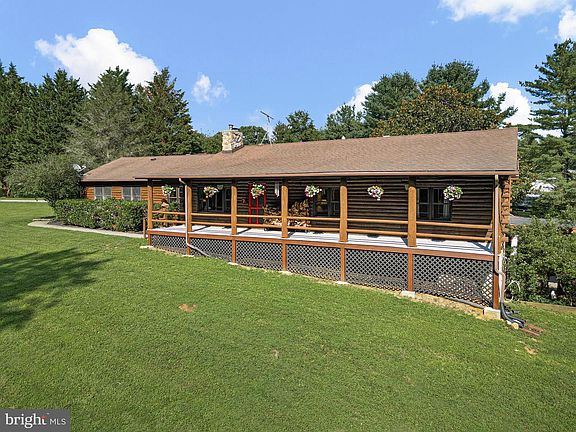 2nd image of 938 Leeds Rd