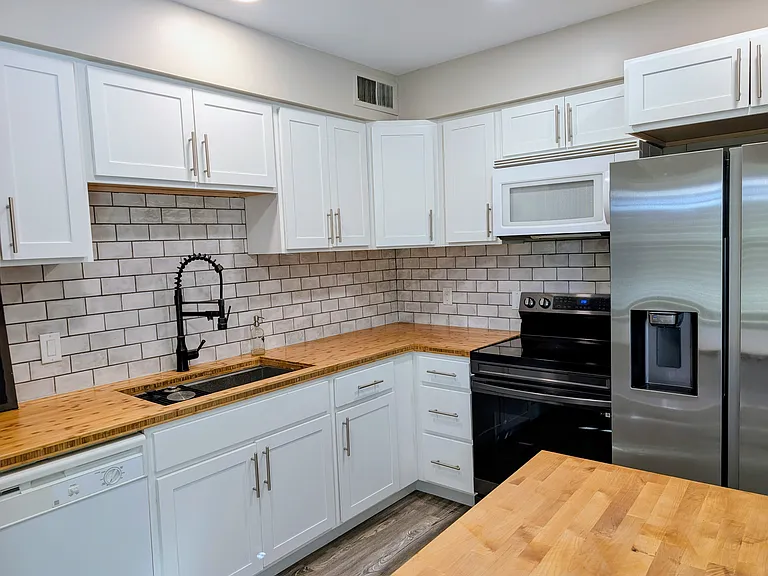 4325 N 26th St #9 — Photo 2