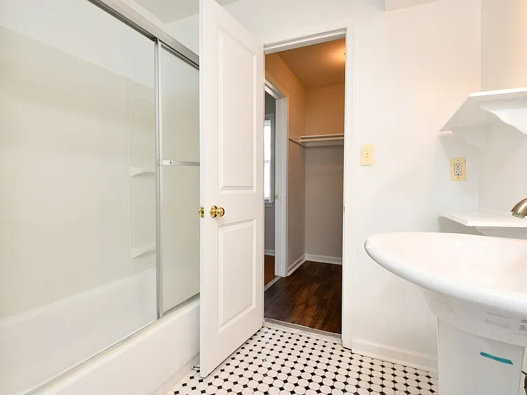 102 Chesterfield Ln #201 — Photo 14