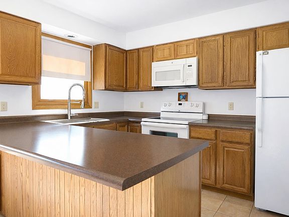 3rd image of W6127 Colonial Dr