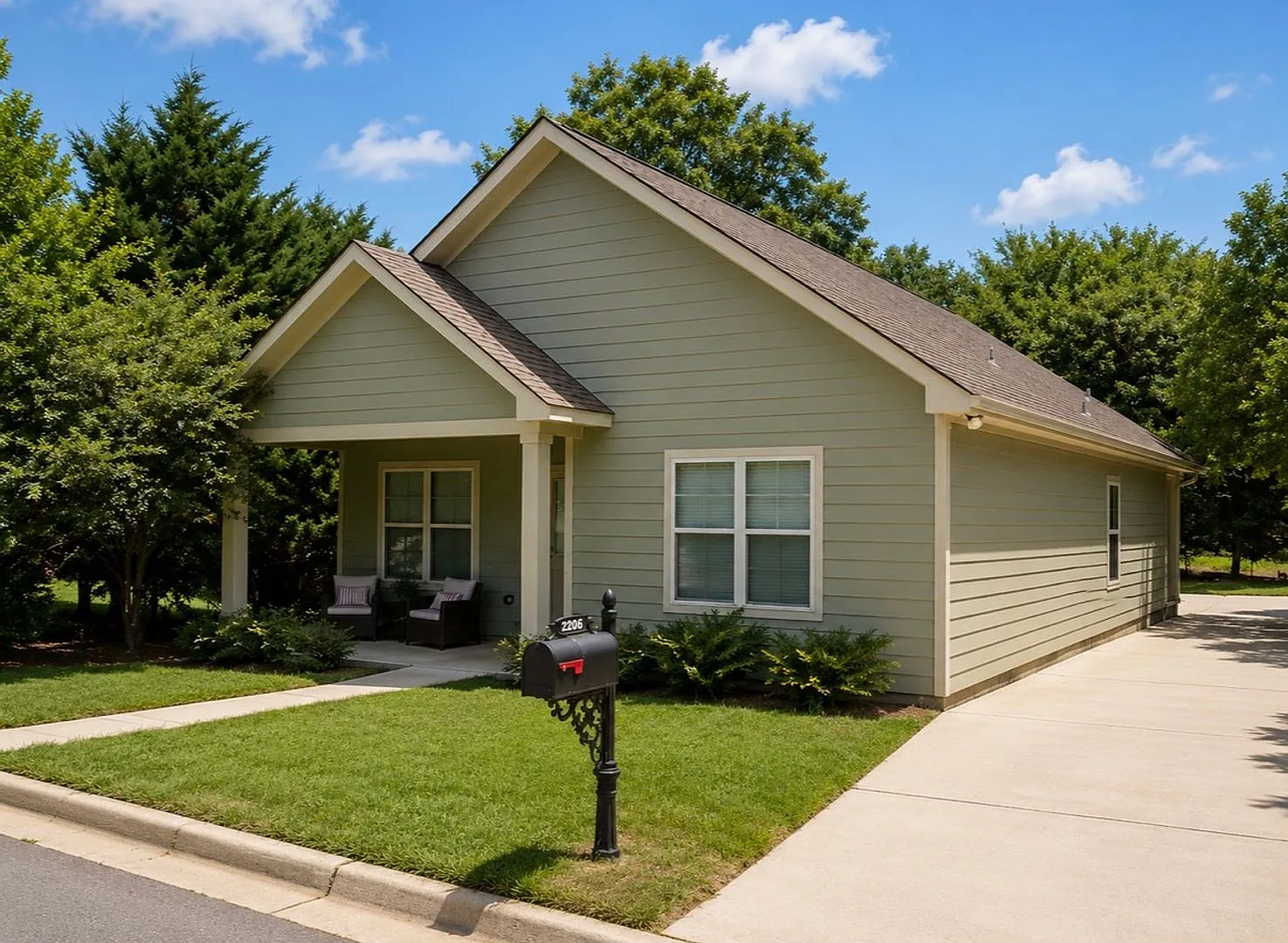 Leasing For Fall 2027 3 Bed/3.5 Bath Less Than Mile And Half From Campus — Photo 1