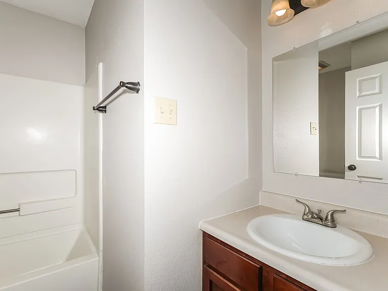 2174 Providence Dr — Photo 15