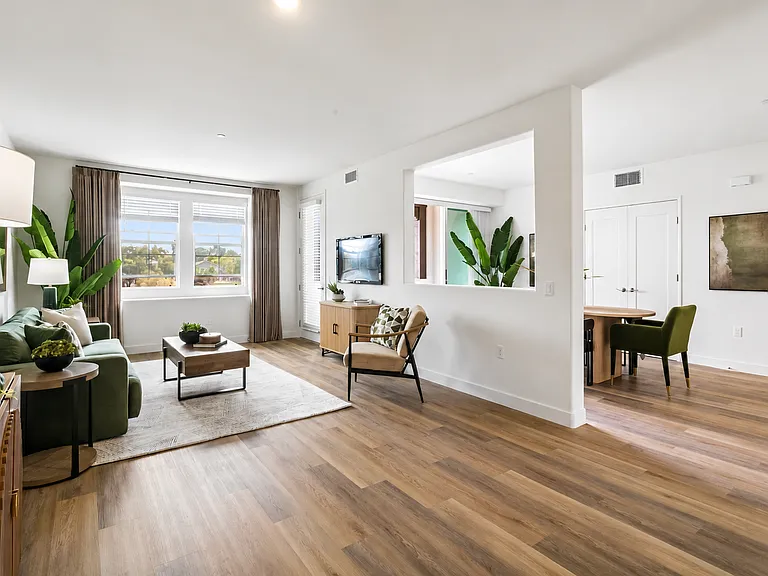 Avia La Jolla — Photo 10