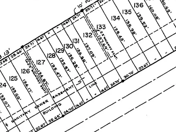 8326 Meadowlark Dr, Indianapolis, IN 46226