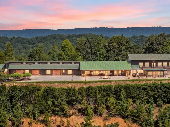 229 Bowers Rd, Harriman, TN 37748