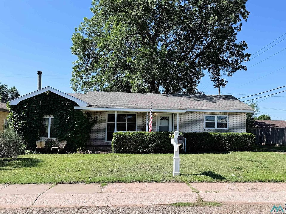 1st image of 209 E Plaza Dr