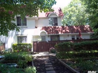 56 Birchwood Rd #85-352, Coram, NY 11727