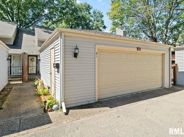 61 Country Pl, Springfield, IL 62703