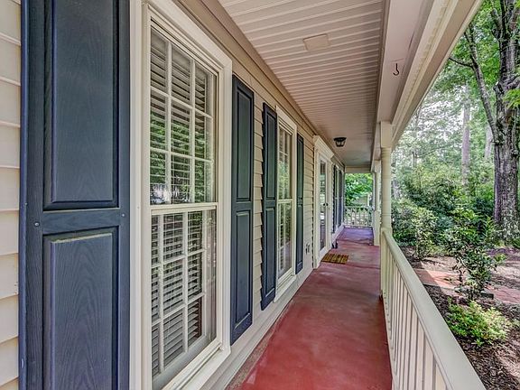 2nd image of 270 Crab Orchard Way