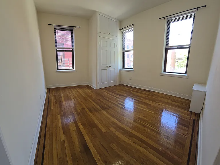 13217 Maple Ave #404 — Photo 7