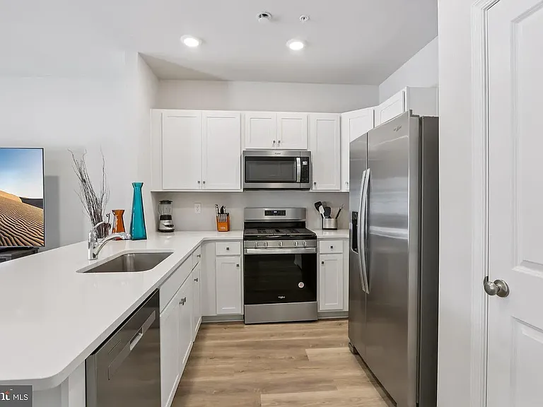 1138 Martin Rd — Photo 9