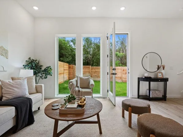 401 N Bluff Dr #16101, Austin, TX 78745