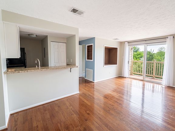2nd image of 823 Stratford Way