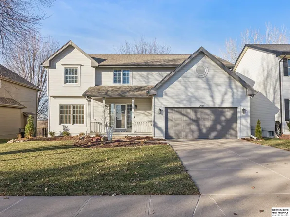 2014 S 199th St, Omaha, NE 68130