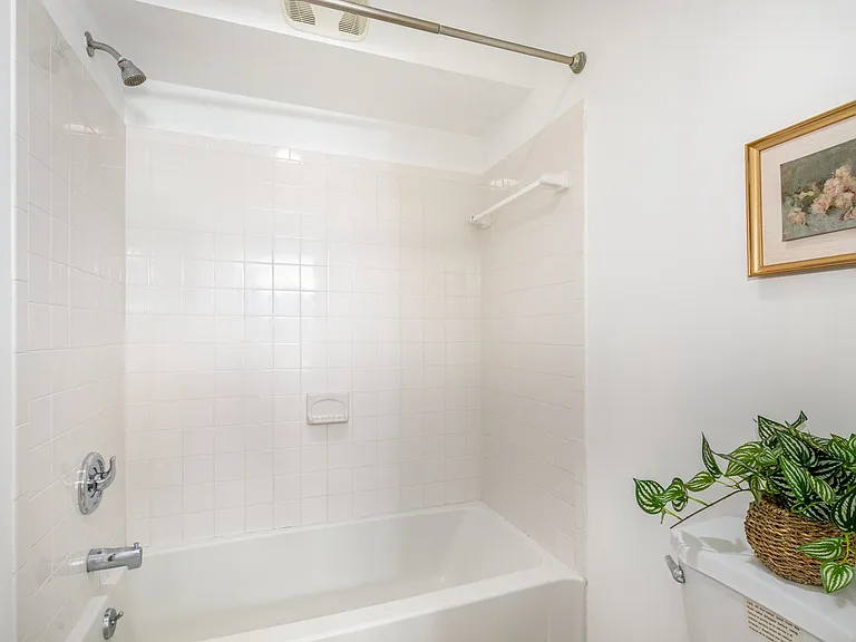 213 Schultz St — Photo 9