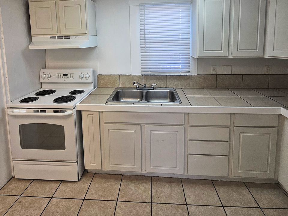 1st image of 618 1/2 N 5th Ave