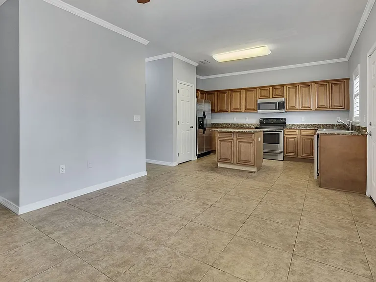 1486 Bentley Cir — Photo 13