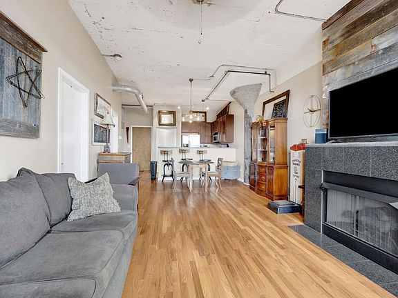 4th image of 1071 W 15th St Unit 214