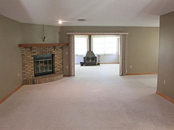 3rd image of 39641 Crest Haven Ct