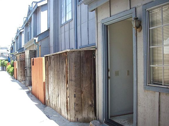 3rd image of 9342 Van Nuys Blvd Unit 25