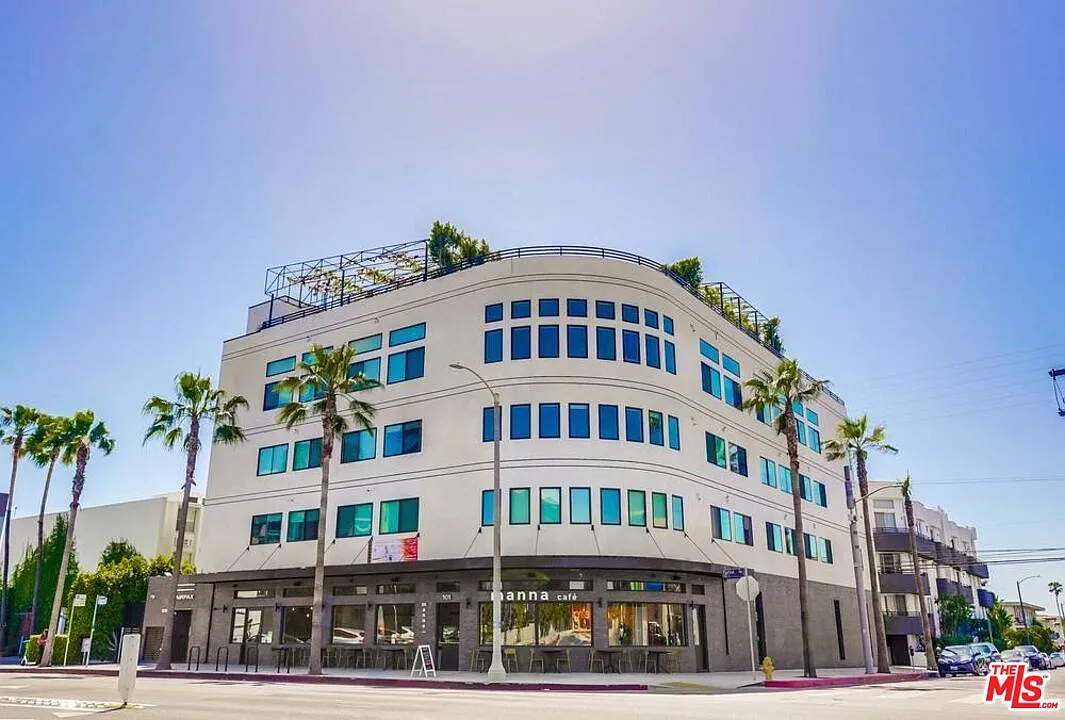 1 bed, 1.0 bath, $2,895 — Photo 2