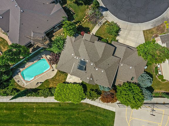 3rd image of 2439 E Wood Willow Cir