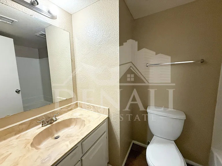 2804 N 43rd Ave #D — Photo 14